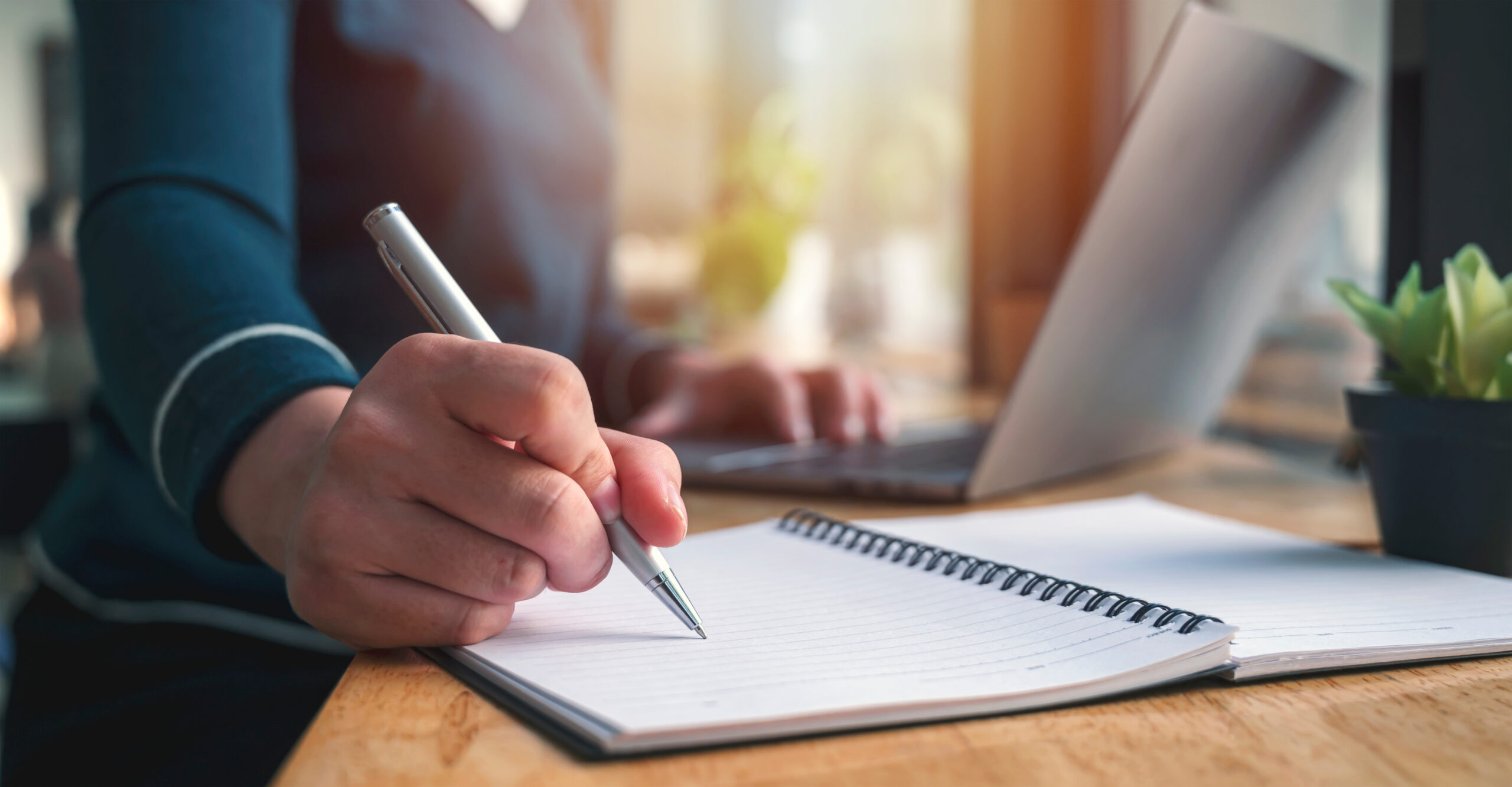 個人事業主が本を出すブランディング効果・執筆イメージ